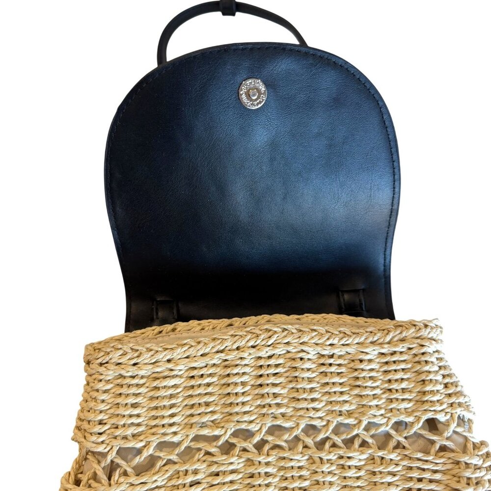 Faux Leather Straw Crossbody Bag Black Beige Adjustable Strap Magnetic Closure - Picture 5 of 7